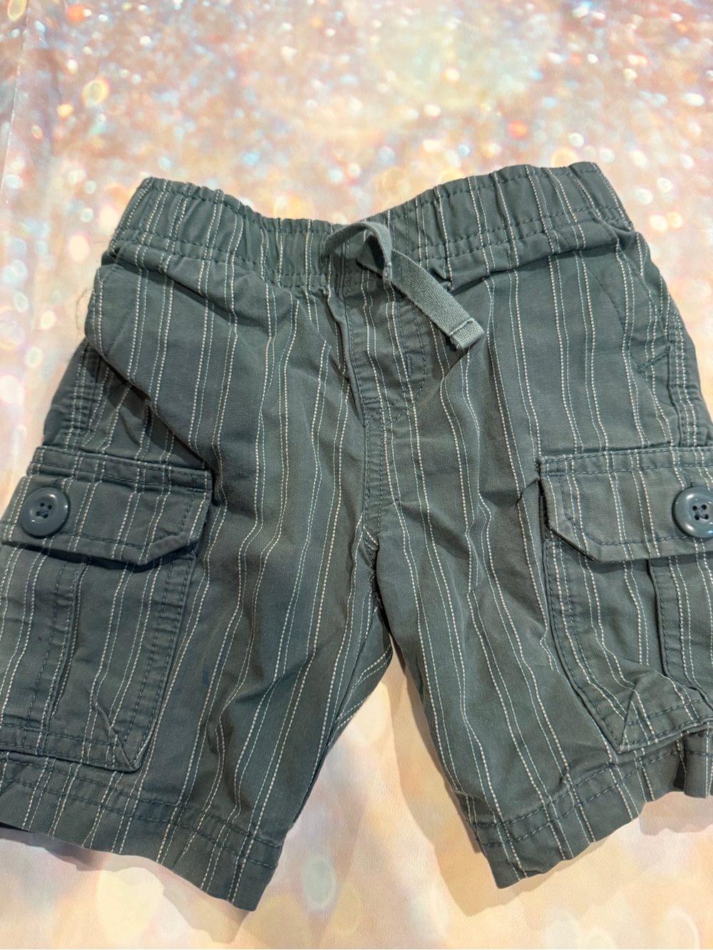 Tea Collection Gray Pinstripe Cargo Shorts size 2t